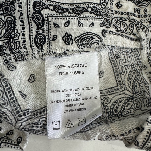 Soft Sport NWOT bandana print black white halter tie back crop top size 2X - Picture 7 of 10